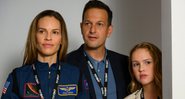 Hilary Swank encabeça elenco de Away, nova série de ficção científica da Netflix - Reprodução/Netflix