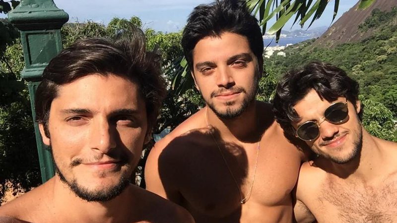 Bruno Gissoni ao lado de seus irmãos Rodrigo e Felipe Simas - Foto: Reprodução/Instagram