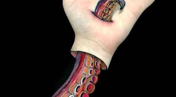 Lisha Simpson usa os próprios braços para criar ilusões de ótica - Foto: Lisha Simpson/ Instagram