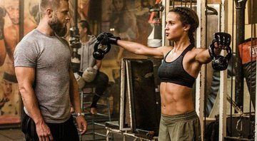 Alicia Vikander encarou sete meses de treino pesado para viver Lara Croft no cinema - Foto: Reprodução/ Instagram