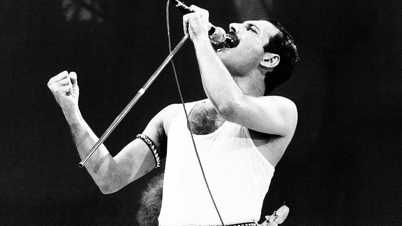 Nova biografia de Freddie Mercury afirma que cantor ia “para a cama com qualquer coisa” - Foto: Reprodução