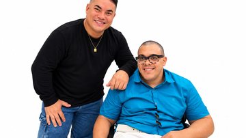 Os jornalistas Fábio Almeida e Jacson Gonçalves reforçam a importância da inclusão e do pertencimento social na comunicação - Foto: Divulgação