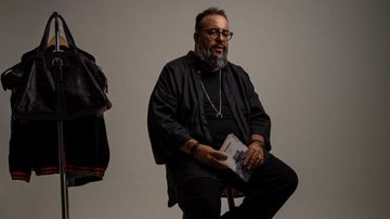 Imagem Ferréz abre nova fase na carreira com moda, design e escrita à mão