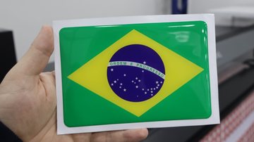 Imagem GID impulsiona o mercado com adesivos resinados de alto relevo, brilho e durabilidade