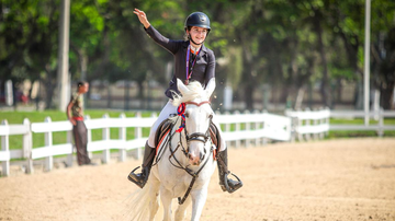 A conquista é resultado de uma relação que Alice vem construindo com o hipismo desde cedo - Foto: Ana Luiza Bengaly
