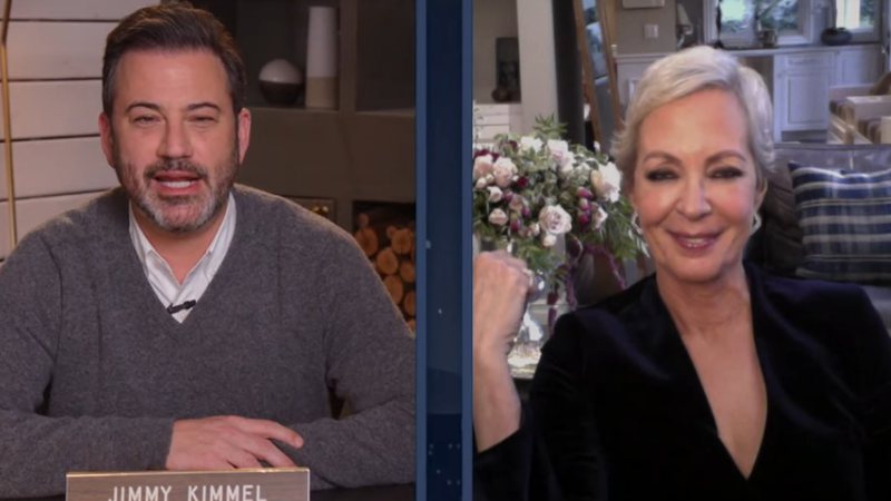 Jimmy Kimmel e Allison Janney - Reprodução/YouTube@Jimmy Kimmel Live