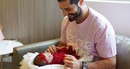 Após parto prematuro, Raika já está em casa com os pais - Reprodução/Instagram