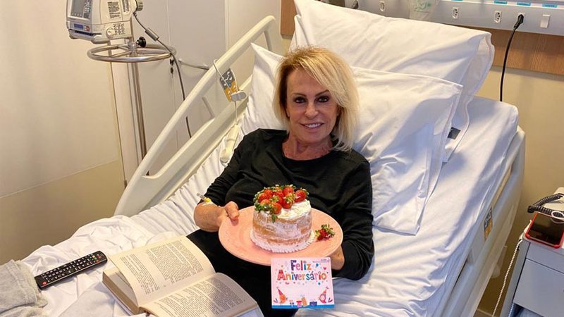 Ana Maria Braga ganhou bolo de aniversário da equipe do hospital - Foto: Reprodução/ Instagram