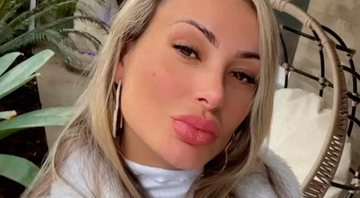 Andressa Urach contou que muitas pessoas a procuram para pedir dinheiro - Foto: Reprodução/ Instagram@andressaurachoficial