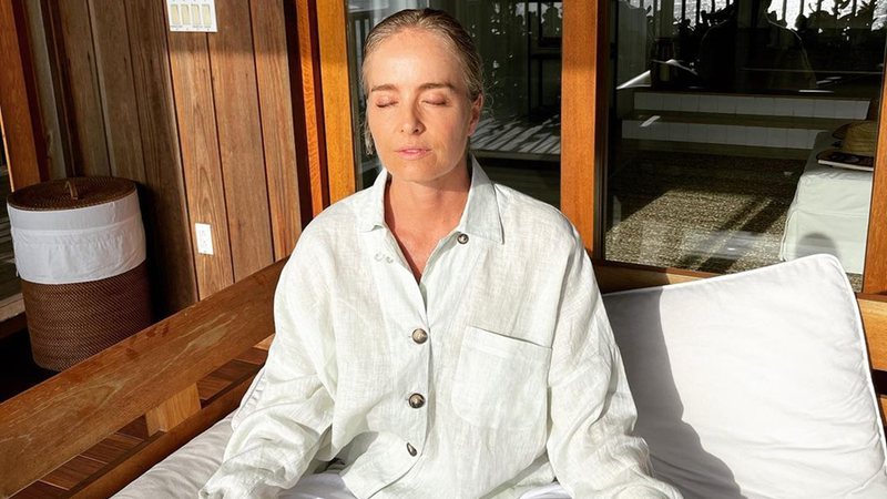Angélica posta foto em seu Instagram praticando meditação - Foto: Reprodução / Instagram @angelicaksy