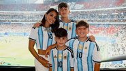 Antonela Roccuzzo com os filhos, Thiago, Mateo e Ciro Messi