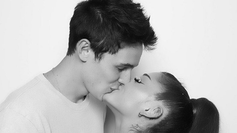 Dalton Gomez e Ariana Grande se casaram em segredo neste fim de semana - Foto: Reprodução / Instagram