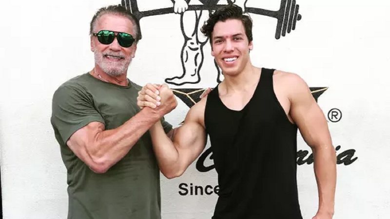 Arnold Schwarzenegger e o filho, Joseph Baena, que se envolveu em acidente - Foto: Reprodução / Instagram