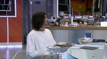 Fiuk conversa na cozinha do Vip - Foto: Reprodução / Globoplay