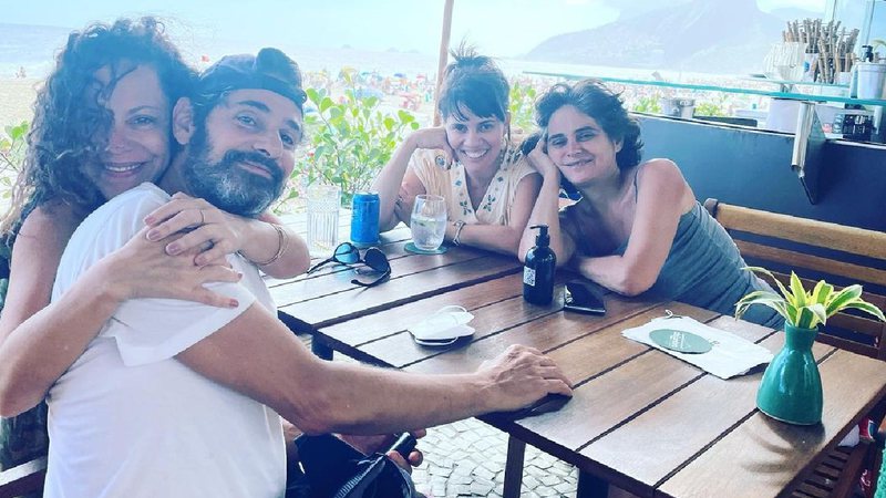 Bebel surgiu ao lado de Serginho Maciel, ex de Cazuza, e Mariana de Moraes - Reprodução / Instagram @bebelgilberto