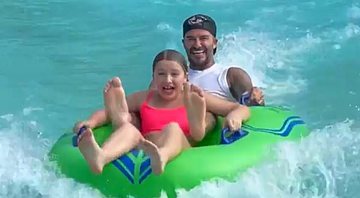 David Beckham com a filha em um parque aquático de Miami, Estados Unidos - Foto: Reprodução / Instagram