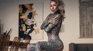 Becky Holt já chegou a cobrir cerca de 95% do corpo com tatuagens - Reprodução/Instagram