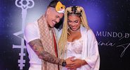 Biel põe a mão na barriga de Tays Reis; cantora está grávida - Foto: Reprodução / Instagram