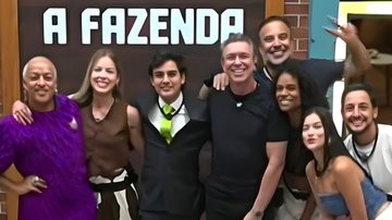 Boninho aparece em 'A Fazenda' para divulgar seu novo reality show na Record