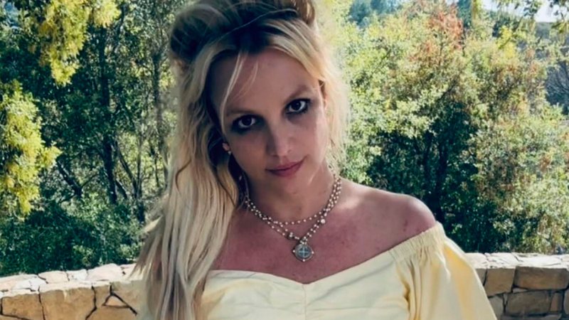 Britney Spears fez vídeo na cama de topless - Foto: Reprodução/ Instagram@britneyspears