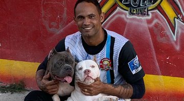 oleiro Bruno respondeu fã que pediu para ele não posar com cães - Foto: Reprodução/ Instagram