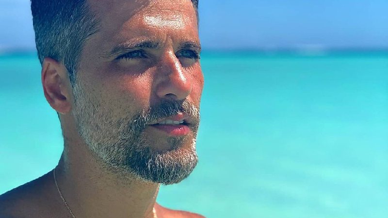 Ator está passando as férias na Ilha ao lado da esposa, Giovanna Ewbank - Reprodução / Instagram @brunogagliasso