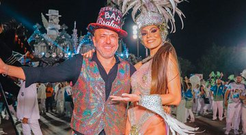 Álvaro Aoas e sua esposa, Josi Aoas, comandam camarote dos famosos no carnaval - Foto: Divulgação