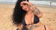 Cantora Bianca exibiu tatuagens de biquíni na praia e recebeu elogios - Foto: Reprodução/ Instagram@biancaoficial