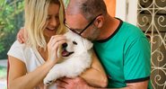 Uma foto com o casal com um novo cãozinho chamou atenção na web - Reprodução/Instagram