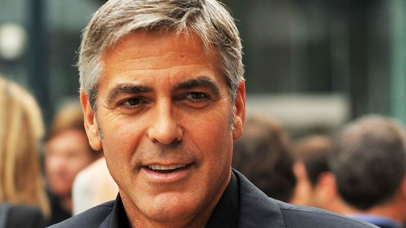 George Clooney em "Os Homens que Encaravam Cabras" - Reprodução/Wikipedia/Michael Vlasaty