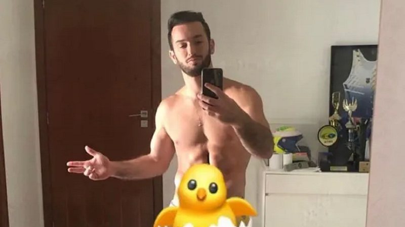 Diego Hypolito cobriu as partes íntimas com um emoji - Foto: Reprodução / Instagram