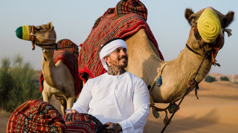 Arthur O Urso visita os Emirados Árabes Unidos - Foto: Reprodução / Rafael Orczy