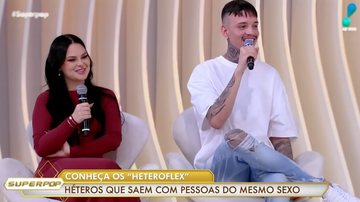 Eduardo Mancini é entrevistado no Super Pop ao lado da namorada - Foto: Reprodução