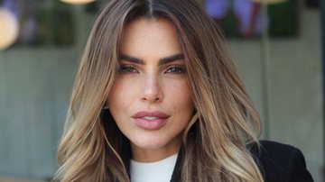 Erika Schneider fez procedimento no bumbum para o carnaval