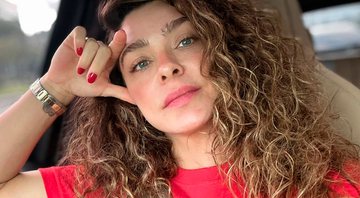 Fabíola Andrade rebateu críticas após estreia como rainha da mocidade - Foto: Reprodução/ Instagram@afabioladeandrade