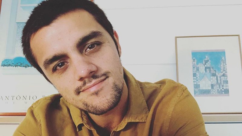 Felipe Simas foi infectado pelo novo coronavírus e cumpriu isolamento total para se curar - Reprodução/Instagram