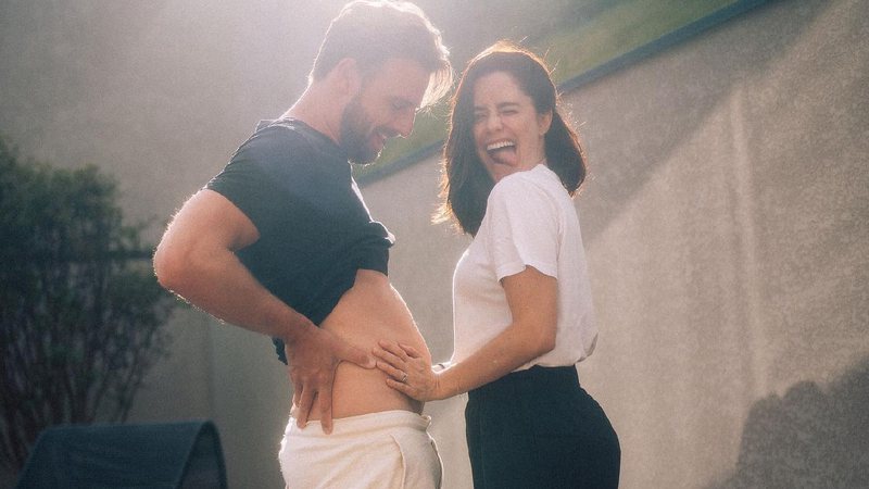 Ator brincou com "barriga de grávido" com a esposa nas redes sociais - Foto: Reprodução / Instagram @cassioreis