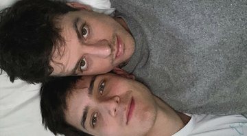 Fernando Grostein postou foto com o namorado, o ator Fernando Siqueira e desabafou ao falar sobre homofobia - Foto: Reprodução/ Instagram