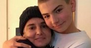 Sinead O'Connor ao lado do filho, Shane, que morreu nesta semana - Foto: Reprodução / Instagram