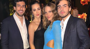 João namora a modelo Schynaider Moura, de 33 anos; Lara namora o apresentador Julinho casares, de 24 - Foto: Reprodução / Instagram @julinhocasares