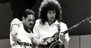 Freddie Mercury e Brian May durante o show "Live Aid", nos anos 80 - Reprodução/Instagram