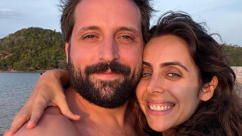 Giovanna Nader refez foto que tirou há 10 anos