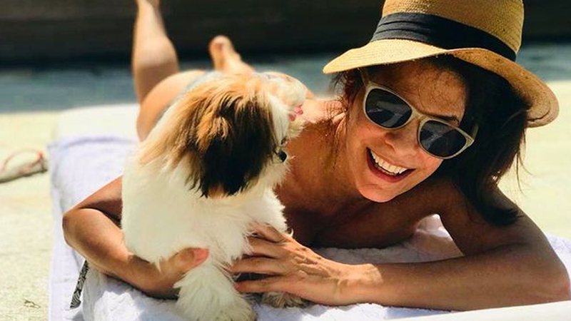 Helena Ranaldi e a cachorrinha Kika - Reprodução/Instagram@helenaranaldi