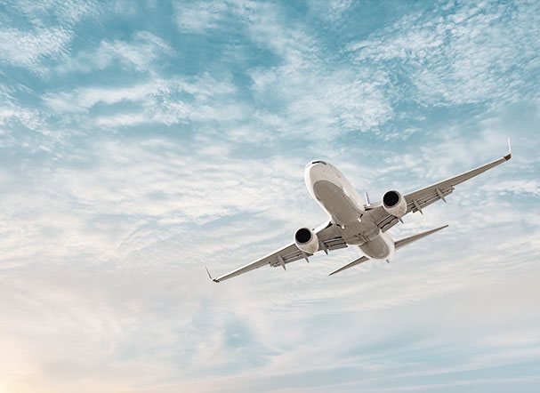 Imagem Cias aéreas respiram aliviadas enquanto passageiros ficam travados na Justiça: interpretação de decisão do STF paralisa processos e revolta consumidores