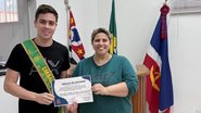 Imagem De repórter da TV ao título de Mister Brasil: Wilker Manoel Soares recebe reconhecimento unânime em seção solene da Câmara Municipal