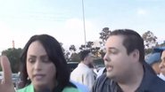 Imagem Lisa Gomes e Fofoquito são desrespeitados por equipe ligada a MC Ryan SP durante ao vivo do SBT