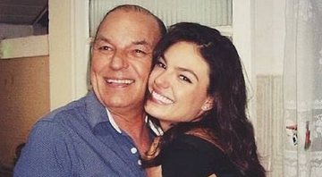 Rubens Valverde ao lado da filha famosa, Isis; ele teve um mal súbito em 2020 - Foto: Reprodução / Instagram