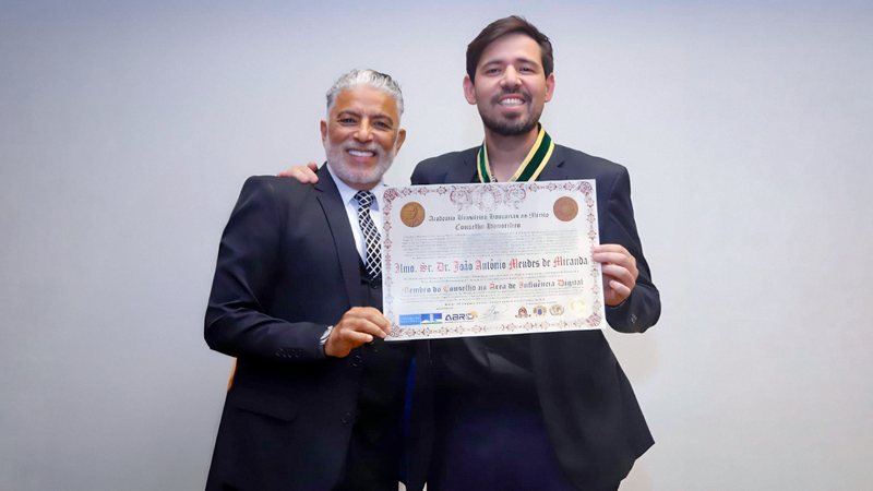 De Comendador da Ordem JK a Membro da Academia Brasileira de Honraria ao Mérito: João Mendes acumula mais um título de prestígio em noite conduzida pelo Comendador Regino Barros - Reprodução Instagram