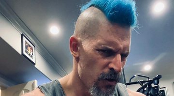 Joe Manganiello exibe moicano azul no Instagram - Reprodução/Instagram