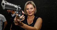 Joice Hasselmann posou com armas de fogo e dividiu opiniões na web - Foto: Reprodução/ Instagram